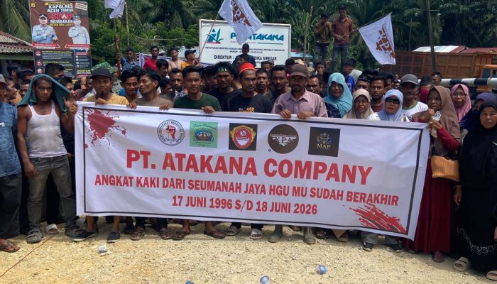 Ratusan masyarakat gelar aksi demo minta PT Atakana compeny angkat kaki dari desa Seumanah Jaya