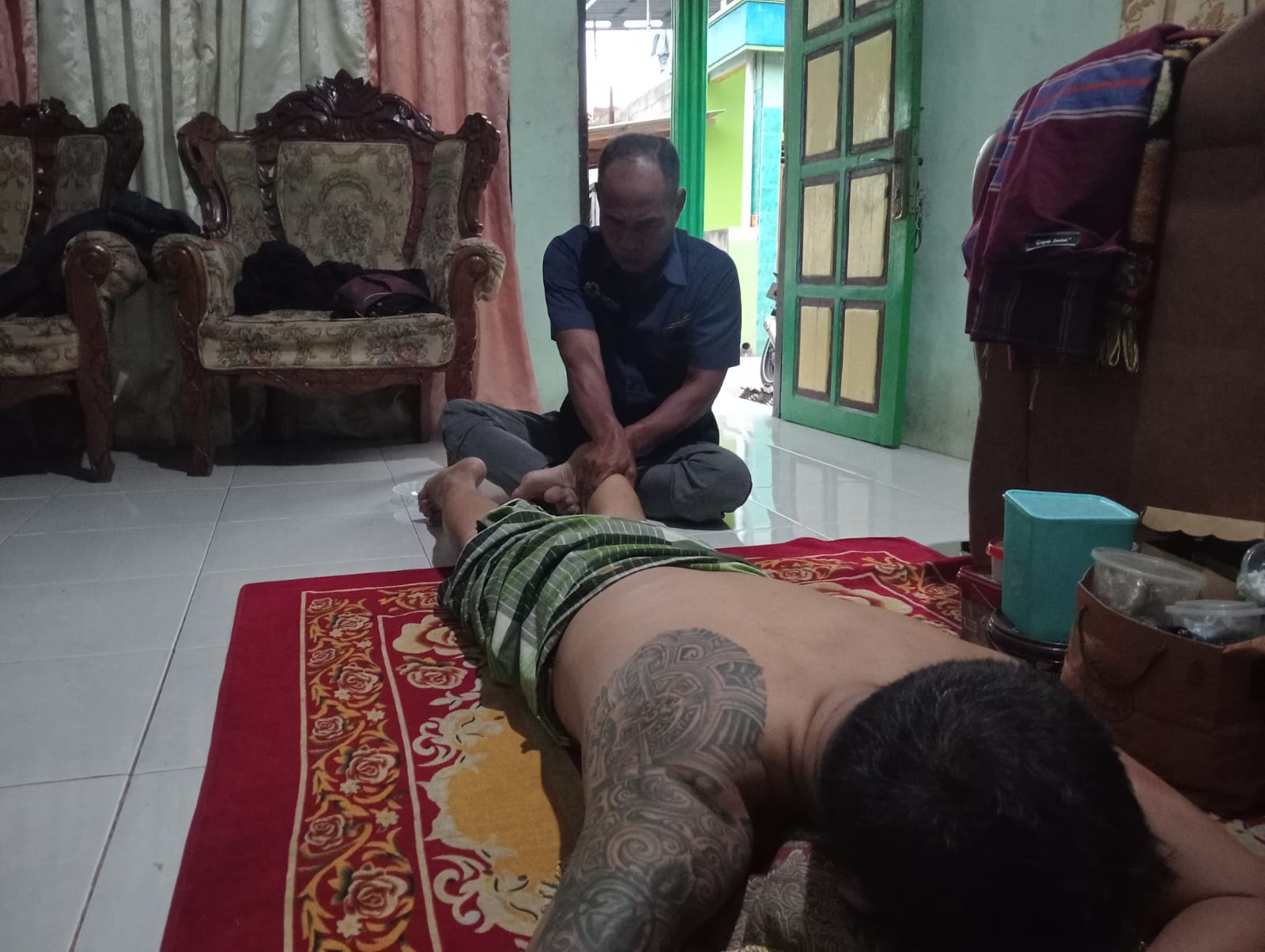 15 tahun mengabdi lewat terapi tradisional, wartawan media patriot bantu warga atasi beragam keluhan kesehatan 2 IMG 20260702 WA01031