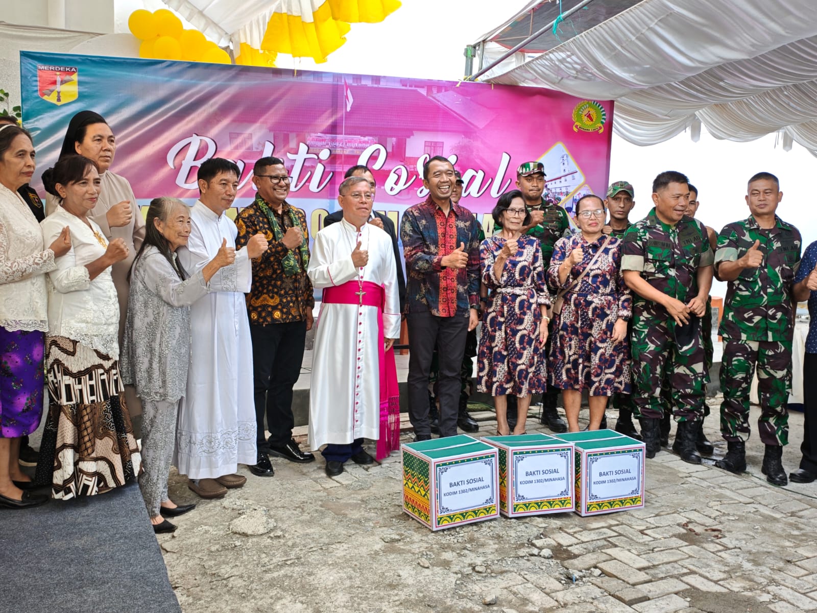 peresmian gereja paroki santa rosa de lima tondano berlangsung khidmat dan semarak, kodim 1302/minahasa menyalurkan bantuan sosial kepada umat beriman 3 IMG 20260705 WA0032