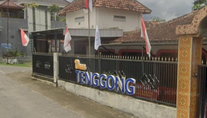 Kepala desa tenggong absen hampir 2tahun dana desa rp 3;2 milad dipegang sekdes warga tuntut audit & kejelasan hukum