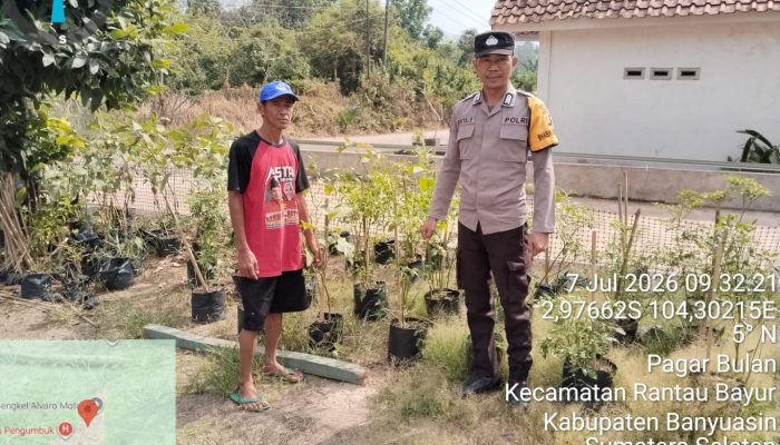 Bhabinkamtibmas Polsek Rantau Bayur Ajak Warga Desa Rantau Bayur Sukseskan Program Pekarangan Pangan Bergizi