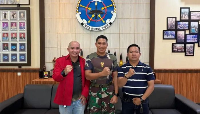 Ketua DPW FRN Roy Nst Bersama Sekjen DPW APPI SUMUT Silahturahmi Letkol Arh. Ronald Ginomgom Simatupang Arhanud 11/WBY.