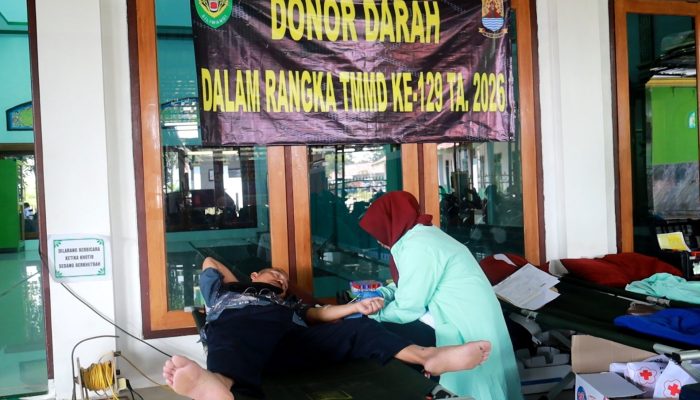 Setetes Darah untuk Negeri: TMMD ke-129 Kodim 0620/Kab. Cirebon Gelar Donor Darah Bersama PMI Kabupaten Cirebon ‎