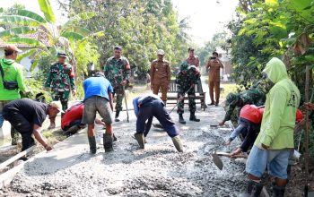 Pembangunan Jalan Rabat Beton TMMD Ke-129 Kodim 0620/Kab. Cirebon Dikebut Demi Kesejahteraan Warga