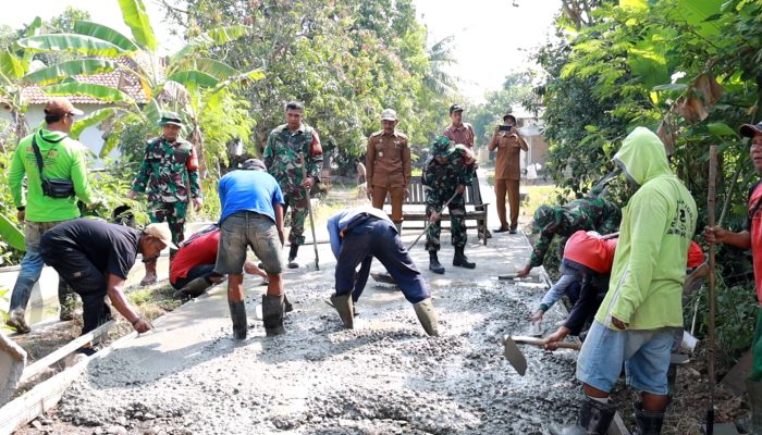 Pembangunan Jalan Rabat Beton TMMD Ke-129 Kodim 0620/Kab. Cirebon Dikebut Demi Kesejahteraan Warga