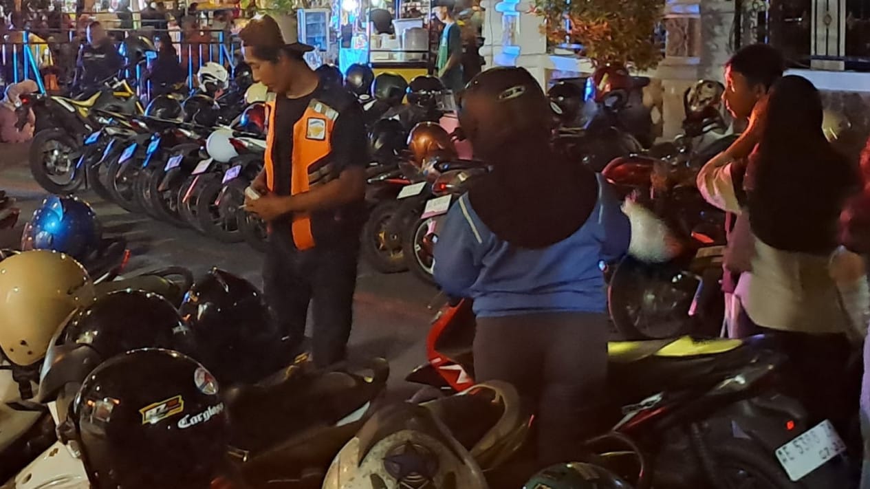 polemik parkir festival ronthek pacitan 2026, warga soroti karcis dan transparansi pengelolaan pad 2 IMG 20260722 WA0024