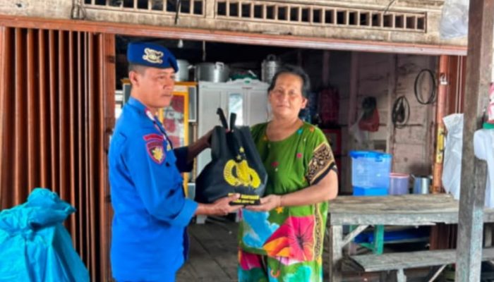 Jumat Berbagi Satpolairud Polres Banyuasin, Bantu Masyarakat Pesisir dan Nelayan di Perairan