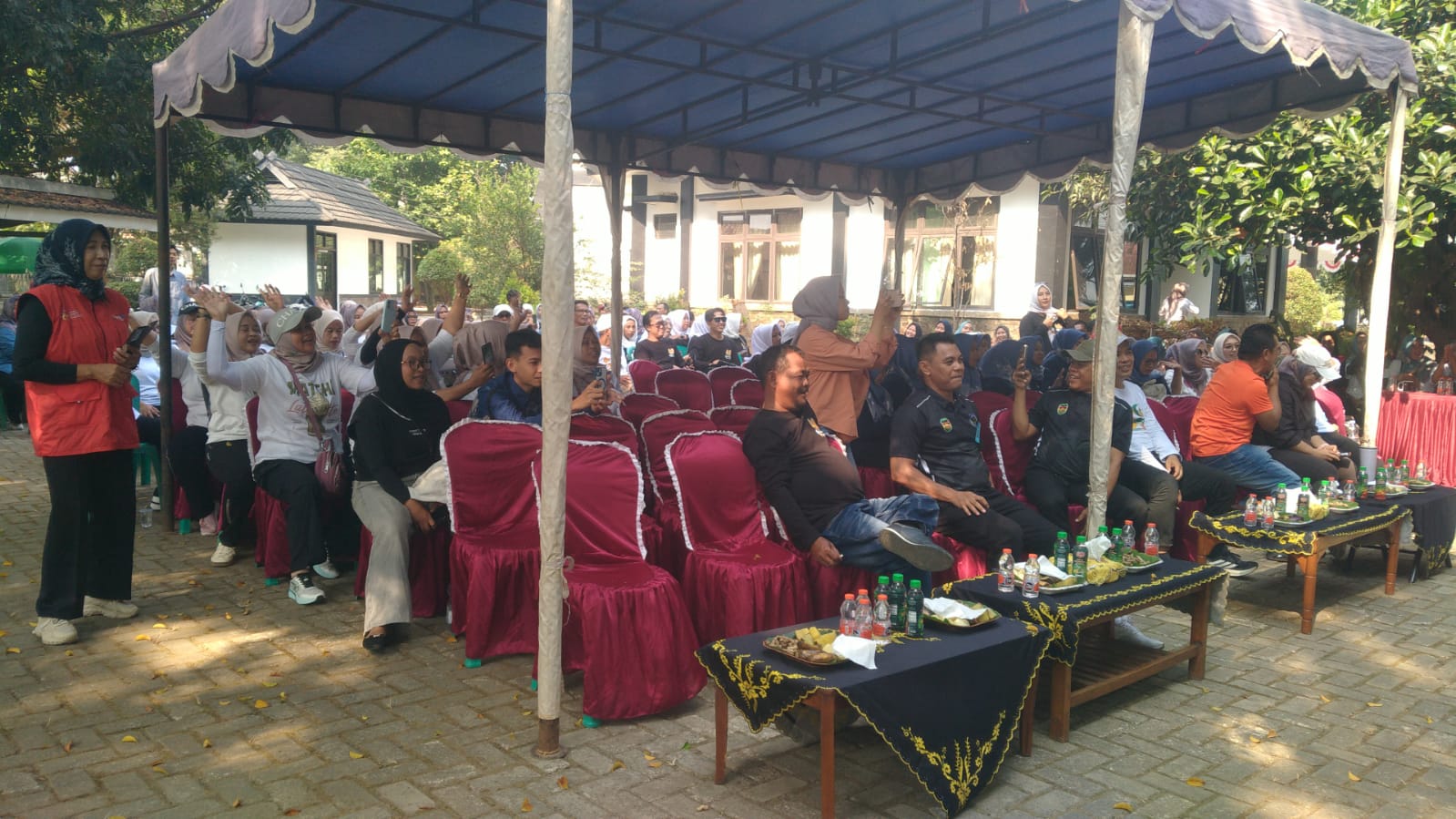 camat campaka buka rangkaian hut ke-81 ri, semangat 7 yhkebersamaan warnai senam massal dan lomba karaoke perangkat desa 2 IMG 20260801 WA0013