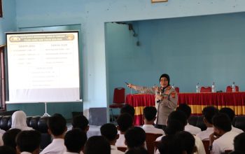 kapolres buru turun langsung dalam program polisi mengajar, tanamkan kesadaran hukum dan hentikan kekerasan perempuan & anak sejak dini di sekolah 6 IMG 20260804 WA0000