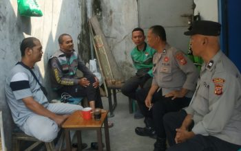 Bhabinkamtibmas Sambangi Warung Ojol Mart Kamtibmas, Ajak Pengemud