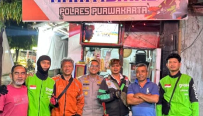Kunjungi Warung Ojol Kamtibmas, Kapolres Purwakarta Sapa Driver Ojol dengan Gaya Humanis
