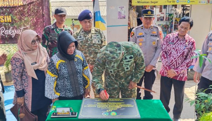 Wujud Kepedulian TNI untuk Masyarakat, Dandim 0614/Kota Cirebon Resmikan Jembatan Gantung Perintis Garuda di Kelurahan Kecapi