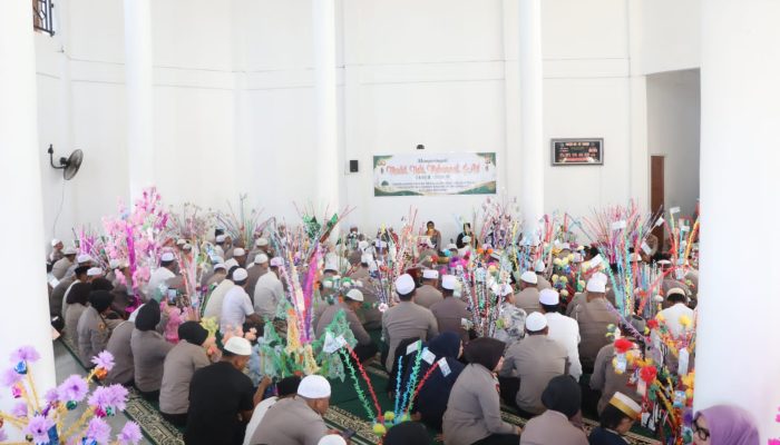 Polres Buru Gelar Peringatan Maulid Nabi Muhammad SAW 1448 H/2026 M, Perkuat Keteladanan Akhlak Dalam Pelaksanaan Tugas