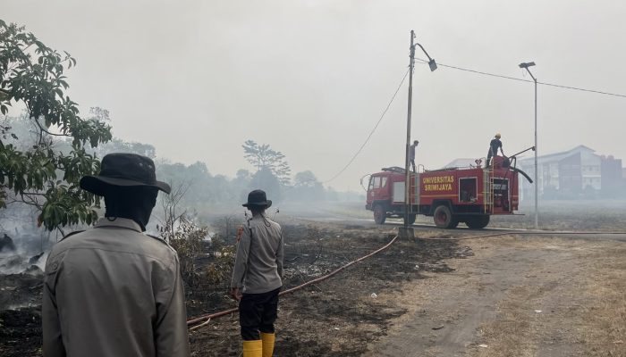 Enam Personel BKO Dit Samapta Polda Sumsel Tangani Karhutla di Ogan Ilir