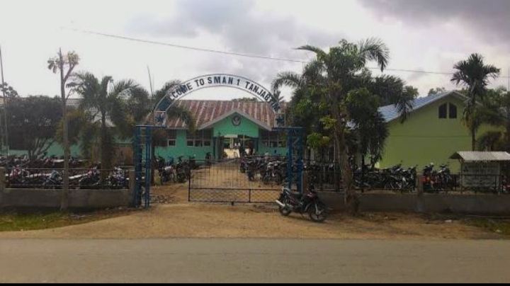 kepala sman 1 tanjung jabung timur jambi beserta jajaran sampaikan ucapan hut ke 81 kemerdekaan ri tahun 2026 2 IMG 20260818 203123