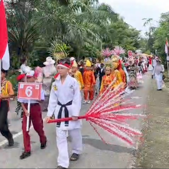 kecamatan pirak timu gelar pawai karnaval, menyemarakkan hut ri ke-81 2 IMG 20260819 001729