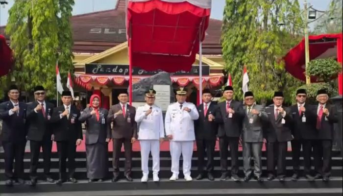 Bupati Ishak Pimpin Upacara HUT Ke-81 RI di Pendopo Amangkurat, Ajak Seluruh Elemen Bangun Tegal Maju