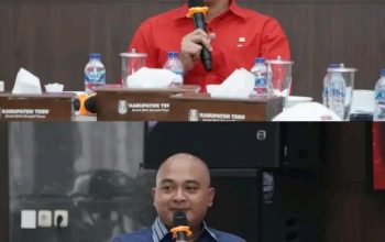 Bupati Tebo Dampingi Kunjungan Kerja Anggota Komisi V DPR RI Tinjau Infrastruktur Jalan 📍 Kabupaten Tebo 📅 11 September 2026 Bupati Tebo mendampingi kunjungan kerja Anggota Komisi V DPR RI Dapil Jambi, Dr. Edi Purwanto, S.H., M.Si., yang meninjau langsung kebutuhan pembangunan infrastruktur di Kabupaten Tebo. Dalam kunjungan tersebut, perhatian khusus diberikan terhadap kondisi dan kebutuhan perbaikan jalan di wilayah Padang Lamo serta ruas Blok F–Blok E. Peninjauan lapangan dilakukan untuk melihat secara langsung kondisi infrastruktur sekaligus menyerap aspirasi masyarakat Kabupaten Tebo. Selain itu, peninjauan juga dilakukan ke pembangunan Sekolah Rakyat. Kegiatan ini menjadi momentum penting untuk memperkuat sinergi Pemerintah Kabupaten Tebo bersama DPR RI dalam mendorong dukungan pembangunan infrastruktur, khususnya peningkatan konektivitas jalan yang menjadi kebutuhan masyarakat. Pemerintah Kabupaten Tebo terus berkomitmen memperjuangkan peningkatan infrastruktur sebagai bagian dari upaya memperlancar mobilitas masyarakat, mendukung aktivitas ekonomi, serta membuka akses yang lebih baik antarwilayah.