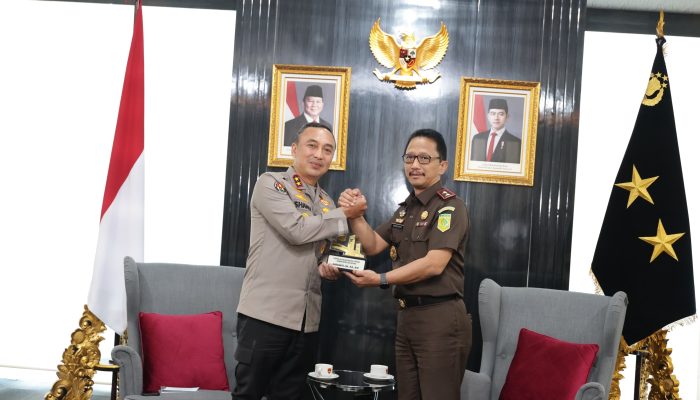 Perkuat Sinergi Penegakan Hukum, Kapolda Sumsel Terima Kajati Sumsel
