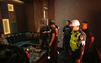 Razia Tempat Hiburan Malam Cirebon Kota Sita 24 Botol Minuman Beralkohol