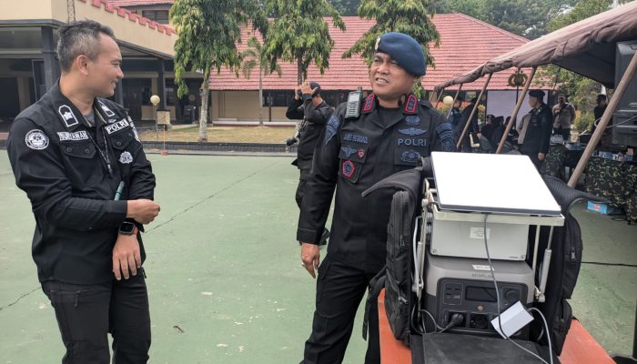 Penebalan BKO Karhutla, Personel Brimob Dibekali Stasiun Komunikasi Satelit Portabel