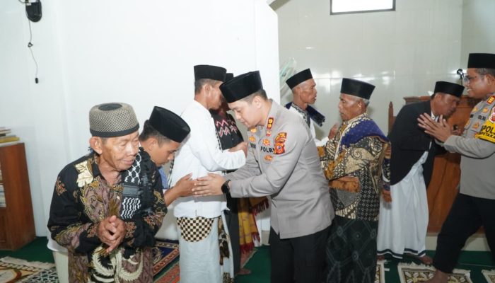 ‎Kapolres Cirebon Kota Laksanakan Jumat Keliling di Masjid Nurul Jannah ‎