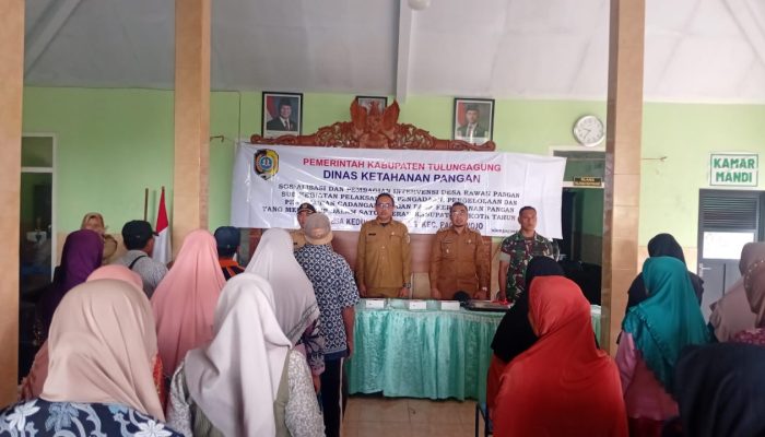 Penyaluran Cadangan Pangan Pemerintah Berjalan Lancar di Pagerwojo: 60 Warga Penerima Manfaat Terbantu