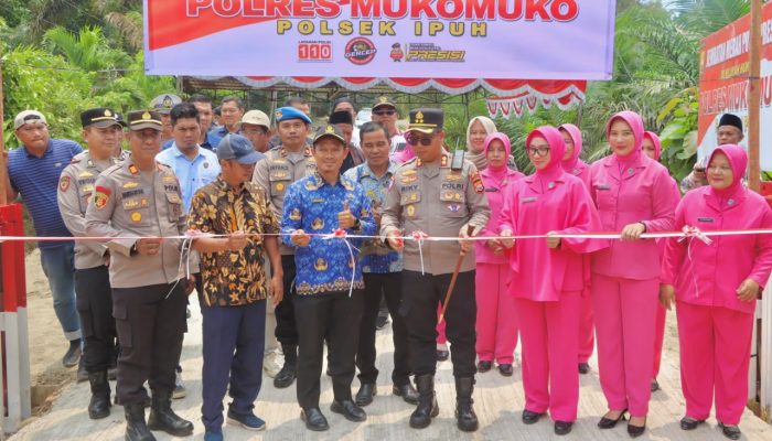 Kapolres Mukomuko Resmikan Jembatan Merah Putih Presisi, Perkuat Akses dan Mobilitas Warga Desa Cinta Asih