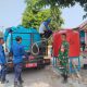 Hadapi Kekeringan, Babinsa Dampingi Penyaluran 10.000 Liter Air Bersih bagi Warga Argasunya