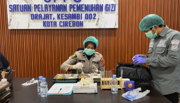 Sidokkes Polres Cirebon Kota Periksa Keamanan Program MBG di SPPG Drajat Kesambi 2