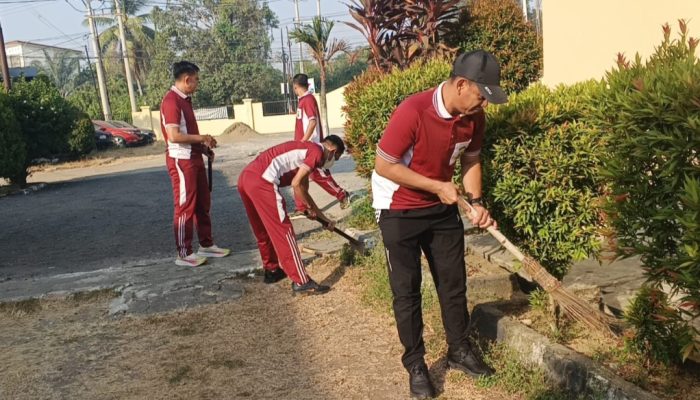 Kapolsek Sekayu AKP Dedy Kurniawan SH.MH memimpin kurve lingkungan sektor kerja anggota Polsek sekayu