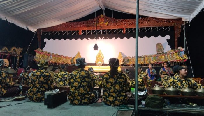 Semarak HUT RI ke-81, Desa Senden Peterongan Gelar Pagelaran Wayang Kulit