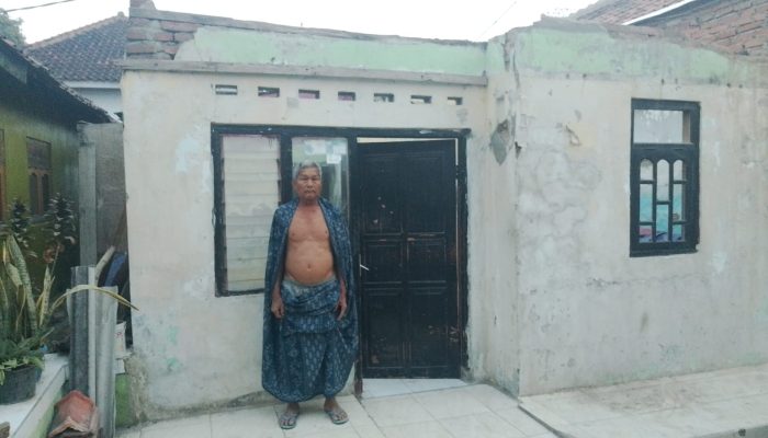 Sarkun Korban Kebakaran Tujuh Bulan Masih Tidur di Poskamling, Bantuan Belum Terealisasi