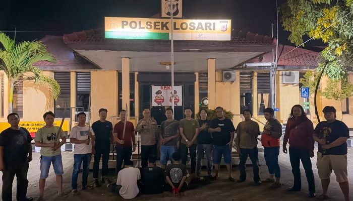 ‎Tekab 852 Polresta Cirebon Bekuk Tiga Pelaku Pengeroyokan, Korban Dibacok dengan Celurit