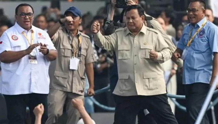 Kabinet Prabowo Makin Gemuk, Tere Liye Sindir: Hobinya Melantik Pejabat