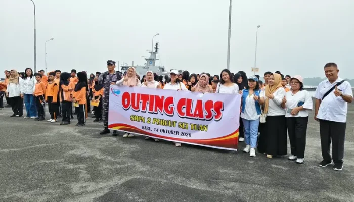 Tumbuhkan Jiwa Bahari di Atas Geladak Kapal Perang : Ratusan Pelajar Kobarkan Semangat Cinta Laut di Kodaeral I