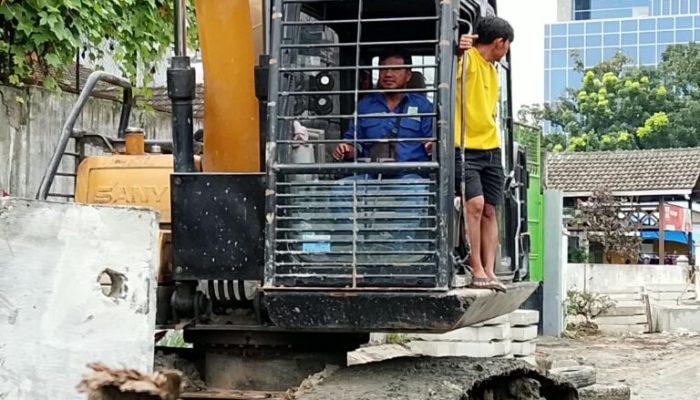 Lemahnya Pengawasan dan Nyawa Pekerja Dipertaruhkan, Proyek drainase dinas SDA BMBK Dinilai Abaikan Standar K3. 