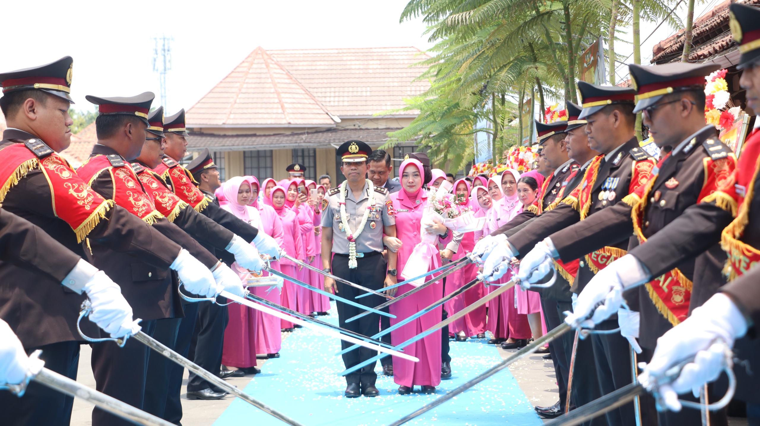 tradisi pedang pora dan apel kesatuan tandai pergantian kepemimpinan polres tegal 2 IMG 20261019 WA0069