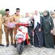 Apresiasi Capaian MTQ Nasional XXXI, Bupati Aceh Utara Ayahwa Serahkan Bonus Sepeda Motor dan Uang Tunai
