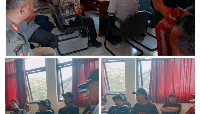 AUDIENSI MASYARAKAT MANCAR DENGAN CAMAT PETERONGAN, WARGA TEGASKAN TUNTUTAN AGAR BPD MUNDUR