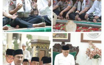 perkuat sinergi ulama dan umara, kapolri silaturahmi ke ponpes tebuireng dan ziarah makam gus dur* 2 IMG 20261017 143257