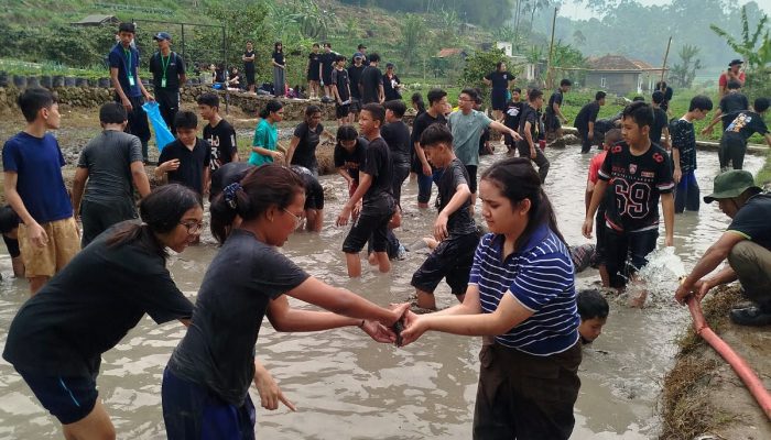 sekolah kerja nyata smp bpk penabur bogor: belajar, berbagi, dan bertumbuh bersama masyarakat 2 SMP BPK Bogor 3
